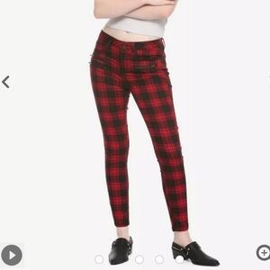 HT Denim Hi-Rise super skinny Buffalo plaid zip pocket scull detail denim B19